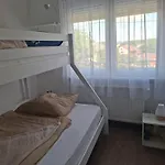 Gyoengyvirag Apartmanhaz