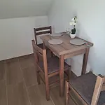 Gyoengyvirag Apartmanhaz * Zalakaros