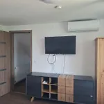 Apartment Gyoengyvirag Apartmanhaz