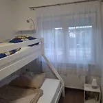 Apartment Gyoengyvirag Apartmanhaz