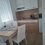 Apartment Gyoengyvirag Apartmanhaz Zalakaros