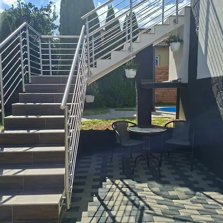 Gyoengyvirag Apartmanhaz Apartmán *