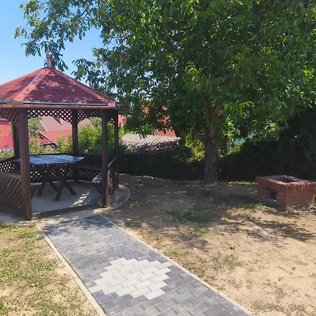Apartment Gyoengyvirag Apartmanhaz Zalakaros