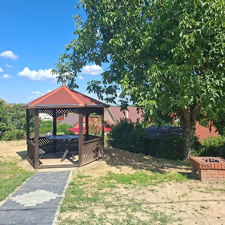 Gyoengyvirag Apartmanhaz Apartment Zalakaros